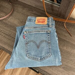 Women’s Levi Wedgie Straight Jeans